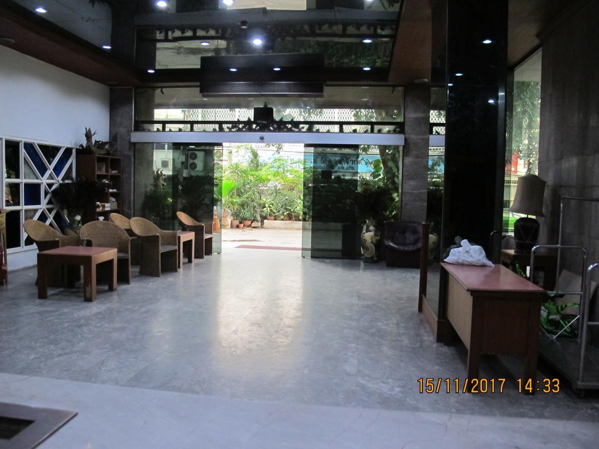 Tongpoon Hotel Bangkok Exterior foto